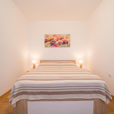 Red Karmenita Daire Umag Dış mekan fotoğraf