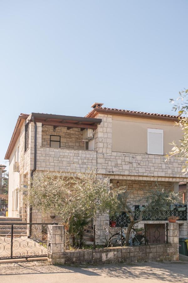 Red Karmenita Daire Umag Dış mekan fotoğraf