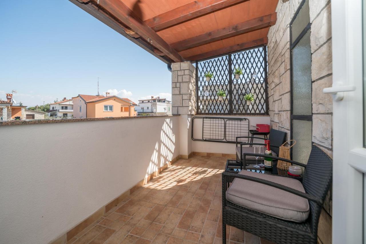 Red Karmenita Daire Umag Dış mekan fotoğraf