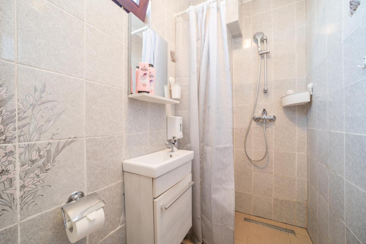 Red Karmenita Daire Umag Dış mekan fotoğraf